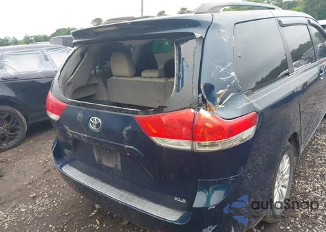 2011 Toyota Sienna Xle V6 из США, поврежденный, VIN 5TDYK3DC5BS090992